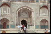 Jaipur, Group picture at entrance to Amber Fort